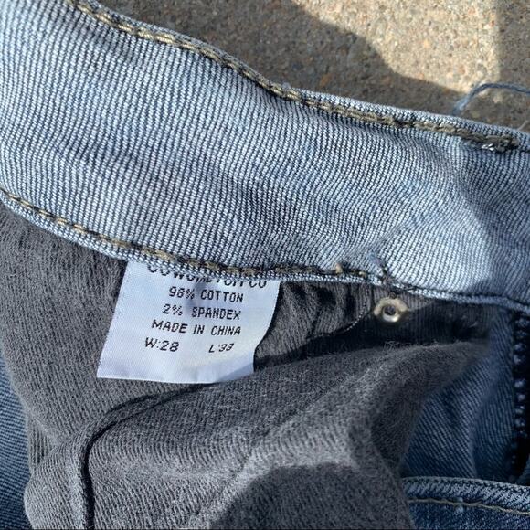 Cowgirl Tuff Co Diva distressed embellished jeans 28x33 - Picture 4 of 6